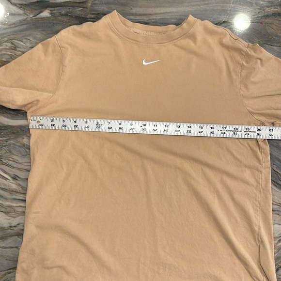 Nike Small Loose Fit T shirt - Picture 2 of 3